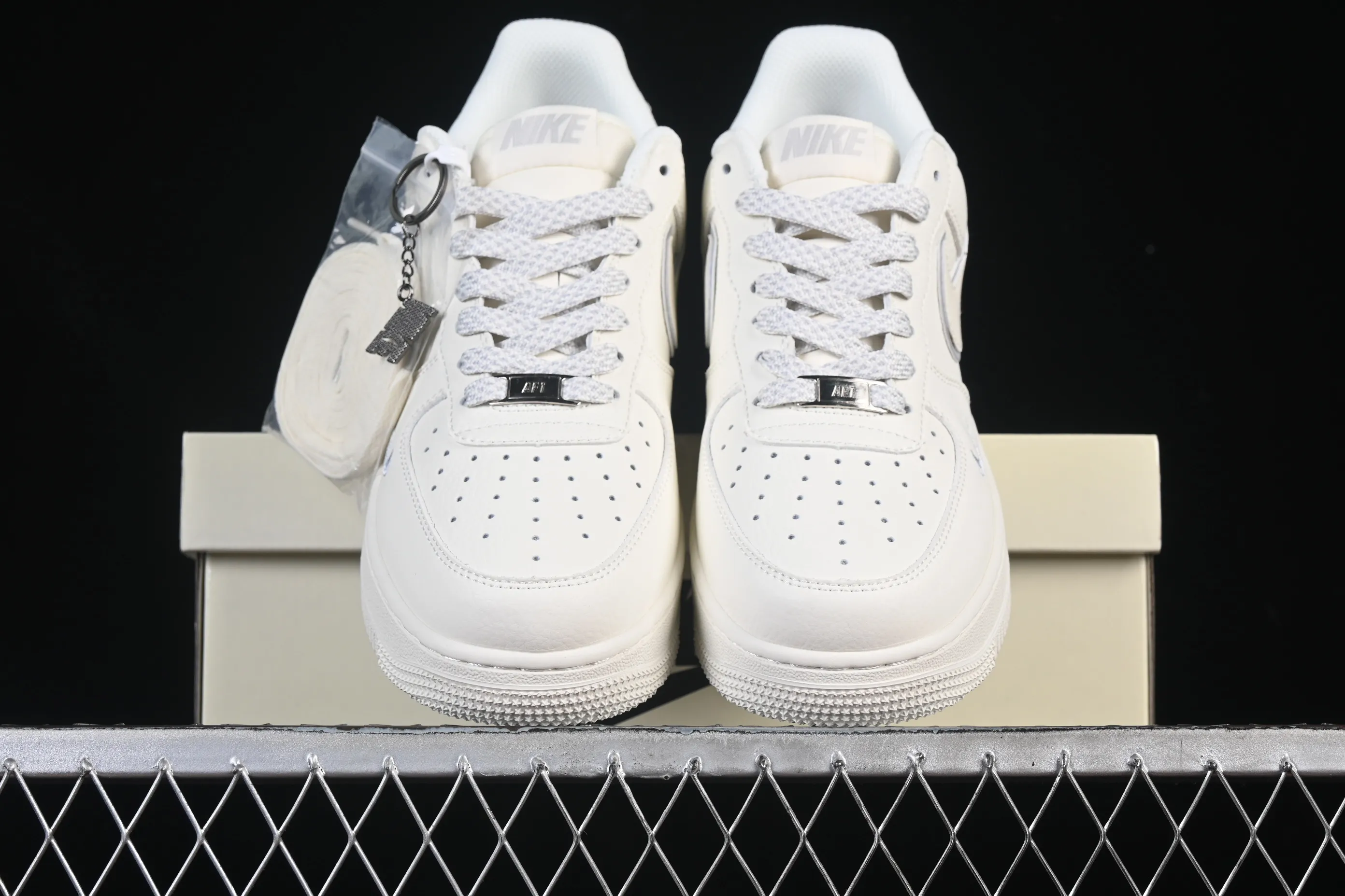 All categories Nk Air Force 1 Air Force series Nk Air Force 1 Low Air Force low-top Nike Air Force 1'07 Low Nike embroidery Air Force 1 low-top casual sneakers CS5288-045